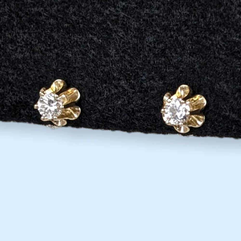 V. 14k Gold 0.5 Carat Diamond Stud Open Gallery Earrings